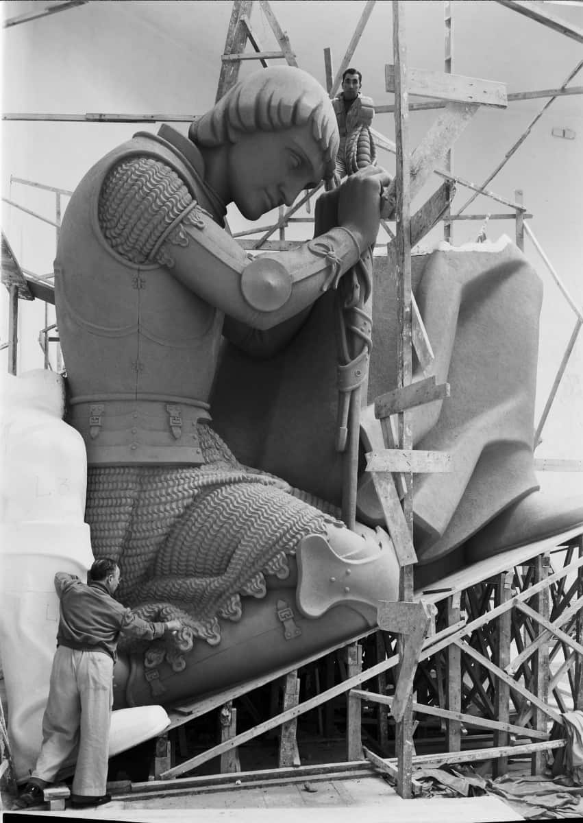 mundo portugues figure